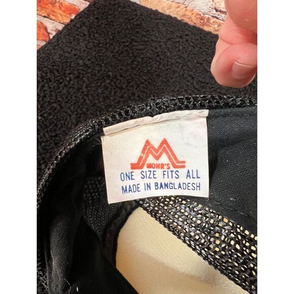 Vintage  Trucker Hat "If Older Is Better I Must Be Approaching Magnificent" O1 - Picture 4 of 4